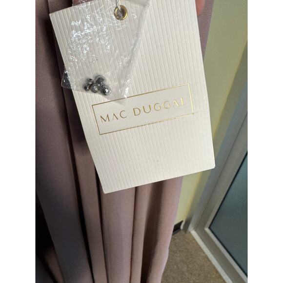 Mac Duggal NWT Appliqué Cap Sleeve Bodice Flowy Gown in Vintage Lilac Size 6 - Picture 9 of 9